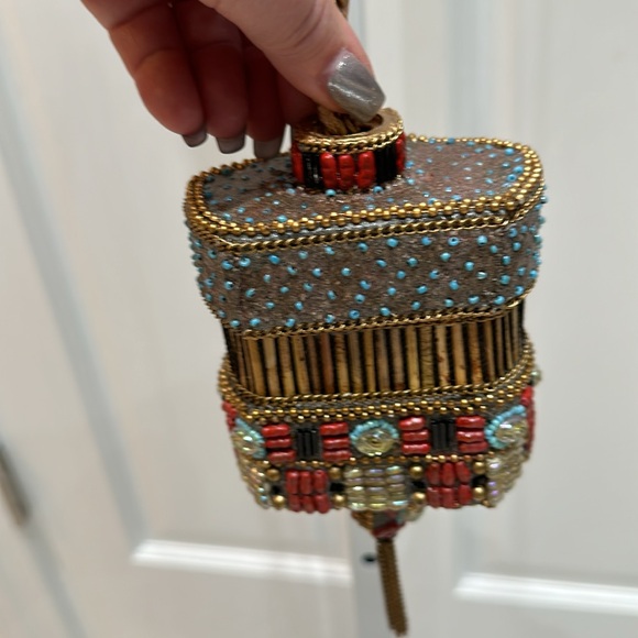 Mary Frances box purse. - Picture 4 of 5